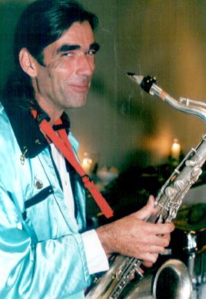 Ralf Himmel am saxofon für Titelsite